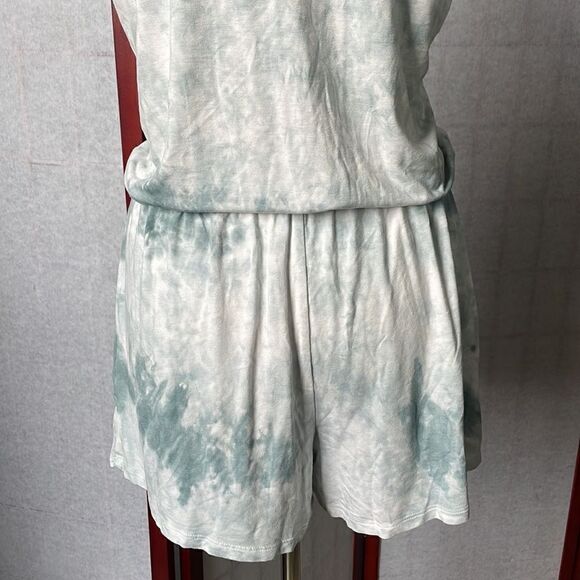 Forever 21 Greenish/Blue and White Tie Dye Lightweight Romper (Size: Medium) - Picture 9 of 11